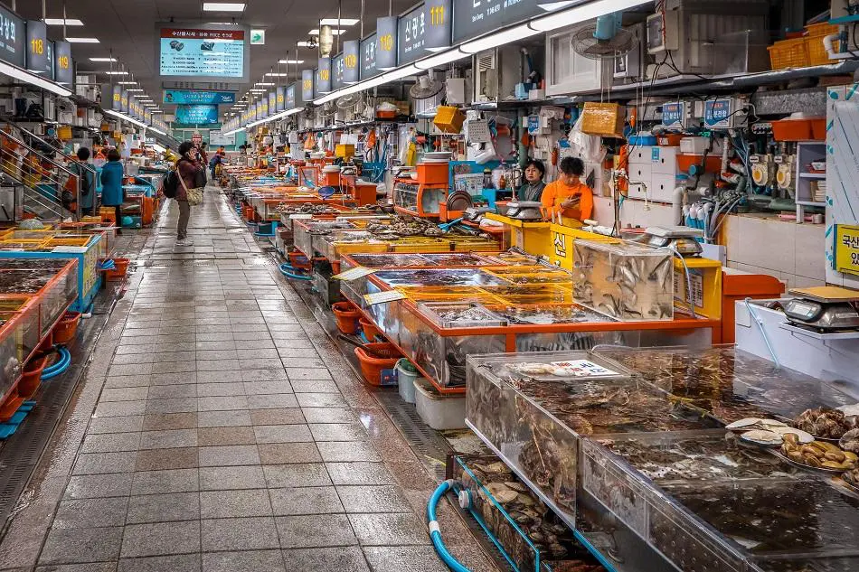 Intérieur du marché aux poissons de Jagalchi