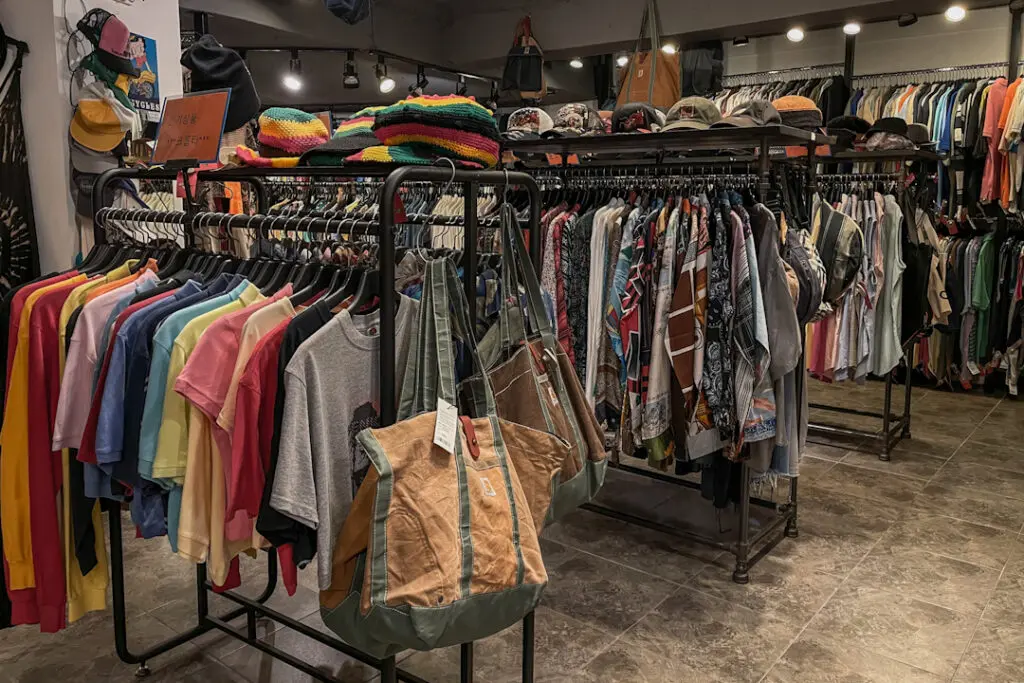 Magasin de vêtements vintage à Hongdae