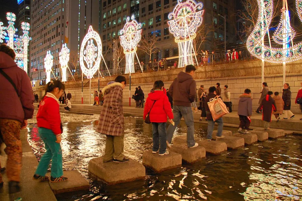 Illuminations d'hiver à la rivière Cheonggyecheon