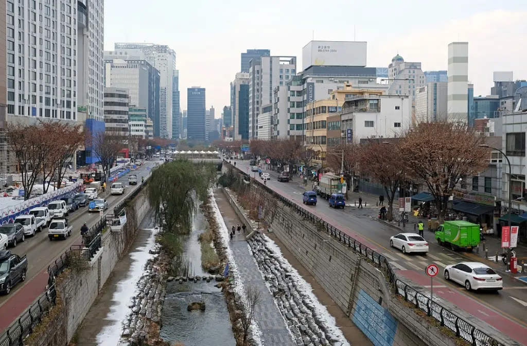 Rivière Cheonggyecheon en hiver