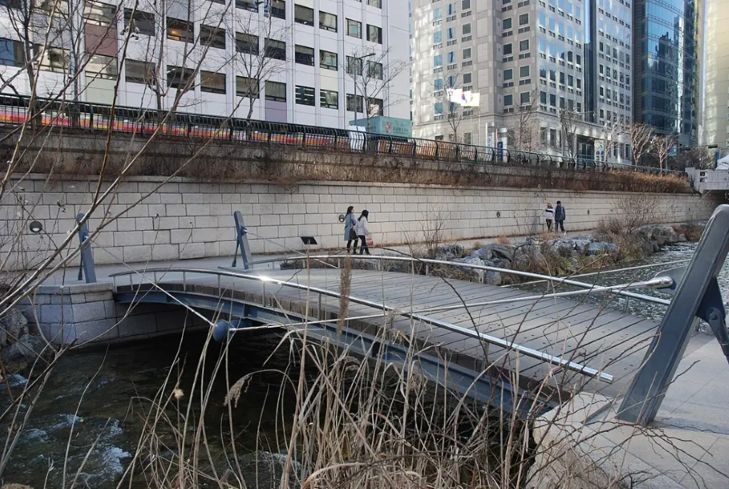 Plateforme de la rivière Cheonggyecheon