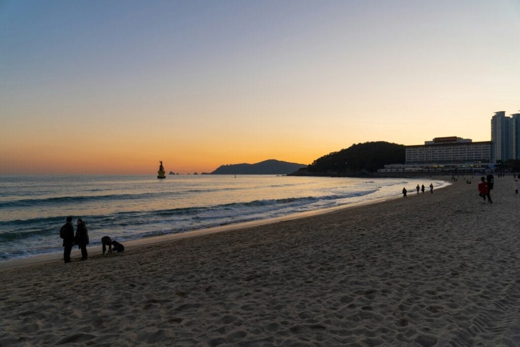 Coucher de soleil sur la plage de Haeundae