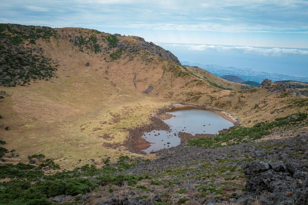 Cratère au sommet du Mont Hallasan