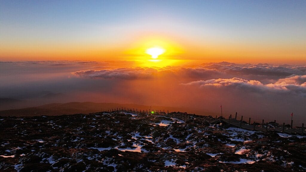 Lever du soleil en hiver au Mont Hallasan