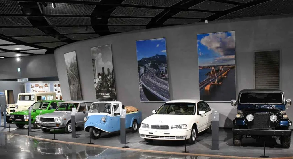 Expositions d'anciennes voitures au Musée du Transport Samsung