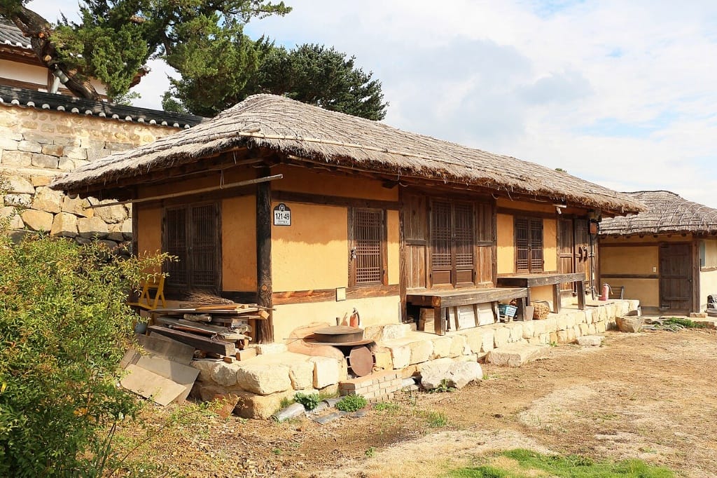 Maison en terre cuite du Village de Yangdong