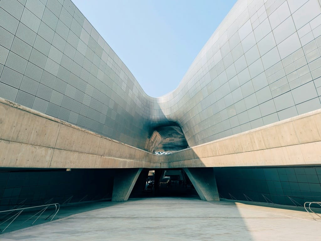 Passage sous la Dongdaemun Design Plaza